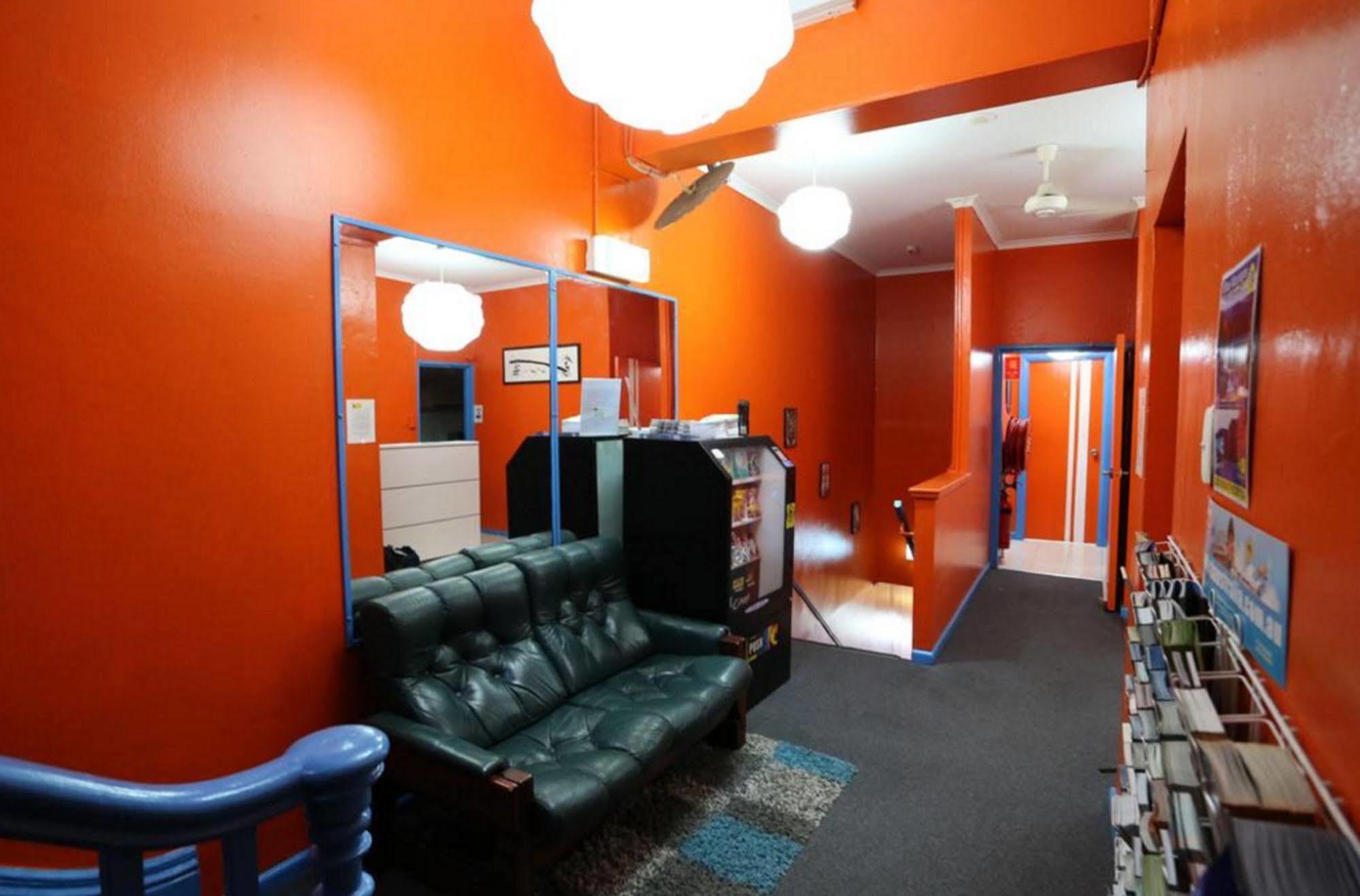 Central Perk Lodge Sidney Dış mekan fotoğraf